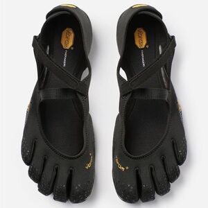 Women’s Black Vibram V-Souls